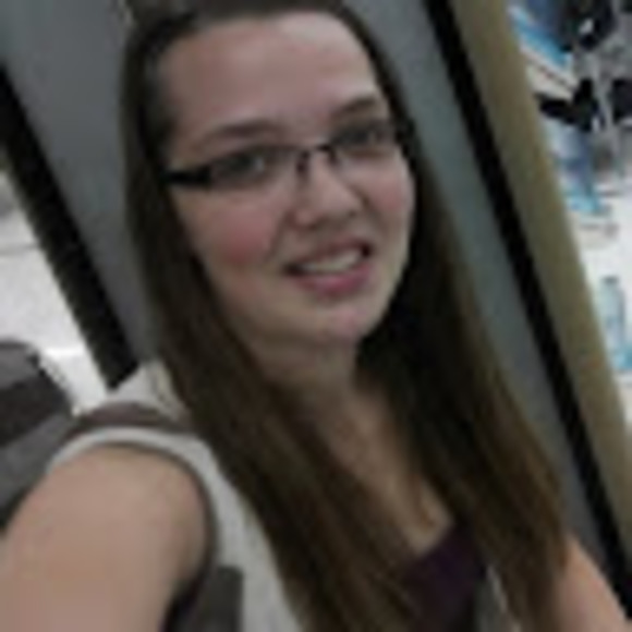 Meet your Posher, Karen - Picture 1 of 1